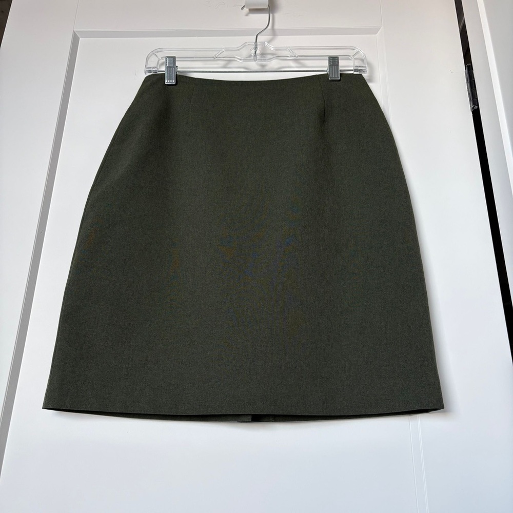 Classic Olive Green Women's Pencil Skirt - Size 8